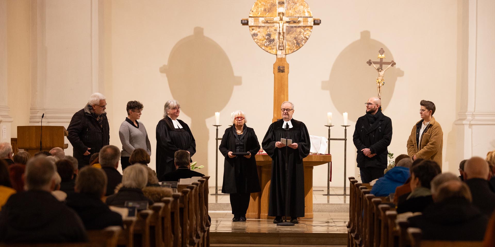 Bildrechte: ELKB/Mck Segen%20f%C3%BCr%20das%20neue%20Amt