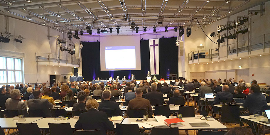 Einsatz%20f%C3%BCr%20zum%20Christentum%20konvertierte%20Gefl%C3%BCchtete