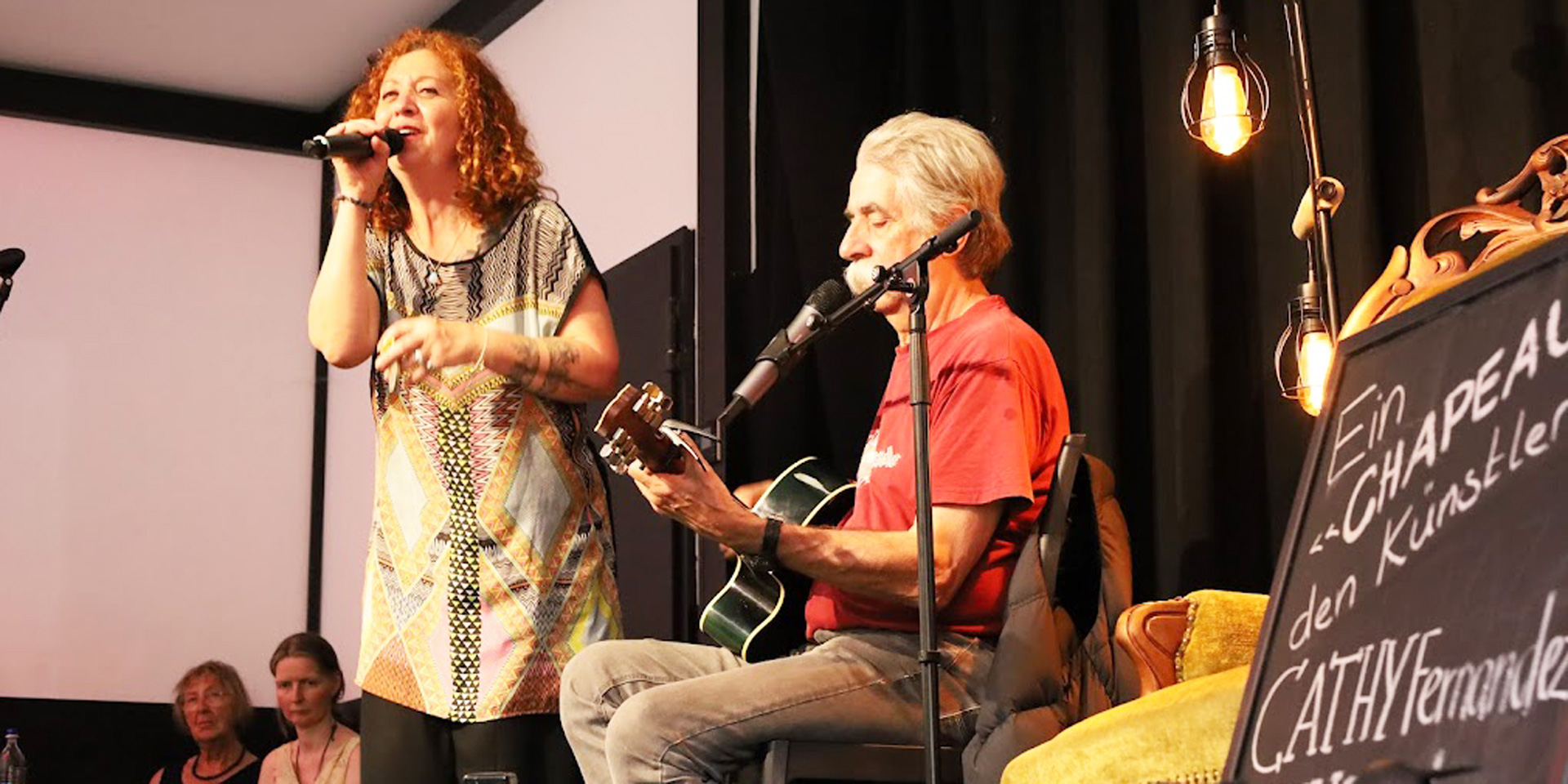 Das%20Caf%C3%A9%20Ab%20und%20Zug%20im%20B%C3%BCrgerbahnhof%20Penzberg