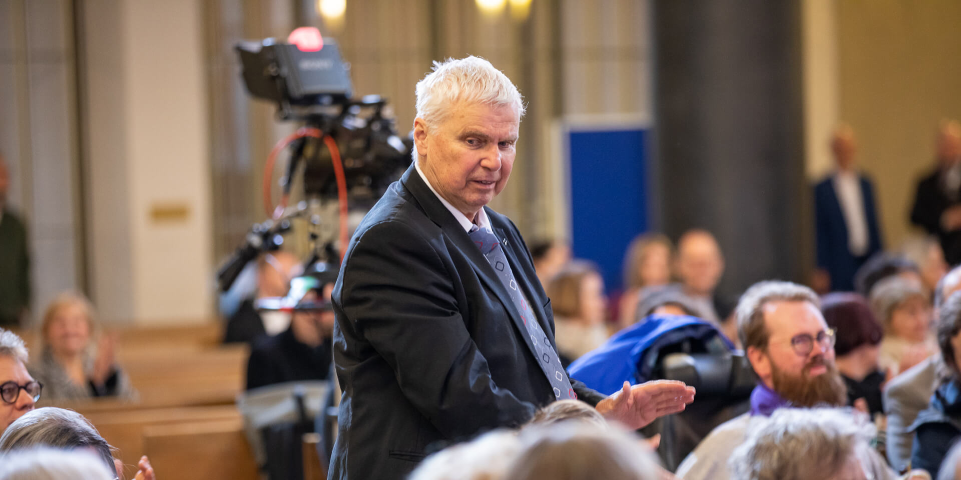 Bildrechte: elkb/mck G%C3%A4ste%20bei%20der%20Bischofswahl