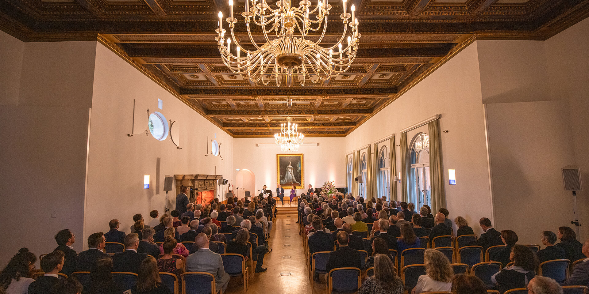 Podiumsdiskussion%20in%20festlichem%20Rahmen