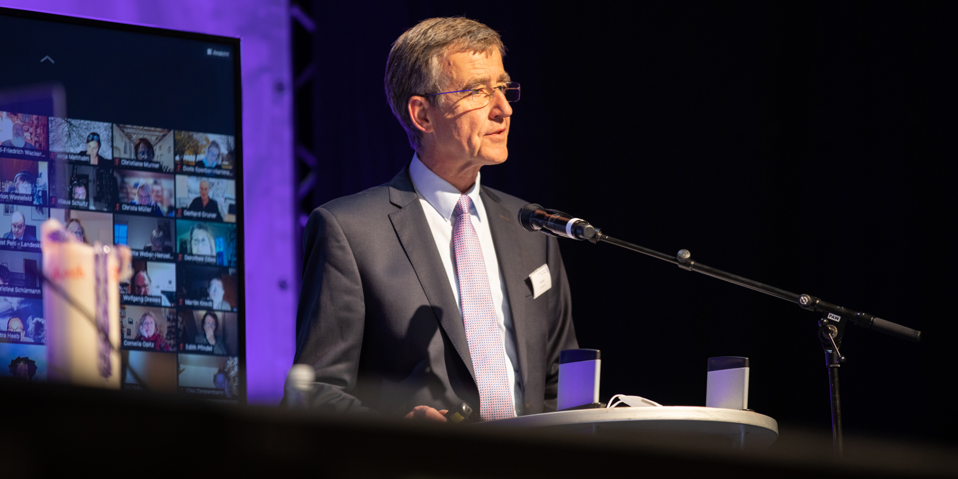 Bildrechte: elkb/mck Finanzierung%20des%20zukunftsorientierten%20Umbaus%20der%20ELKB