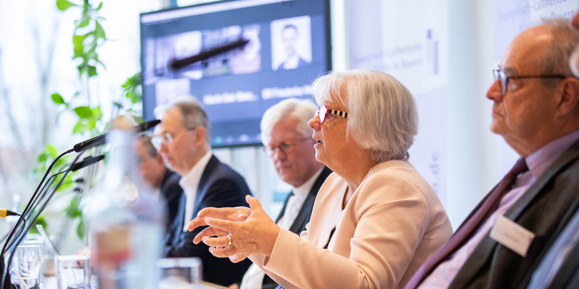 In%20der%20Pressekonferenz