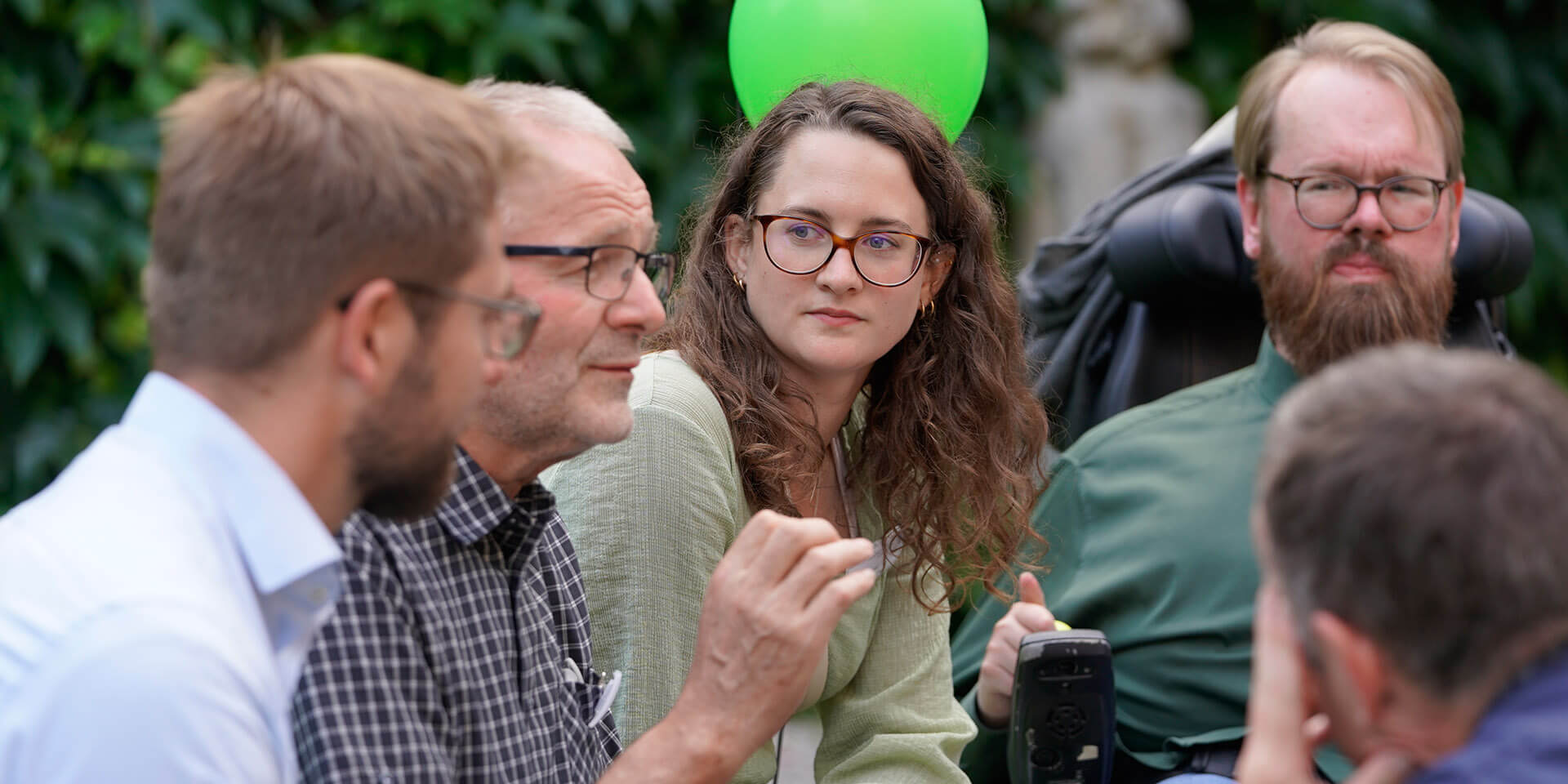 Bildrechte: elkb/breit Einander%20zuh%C3%B6ren