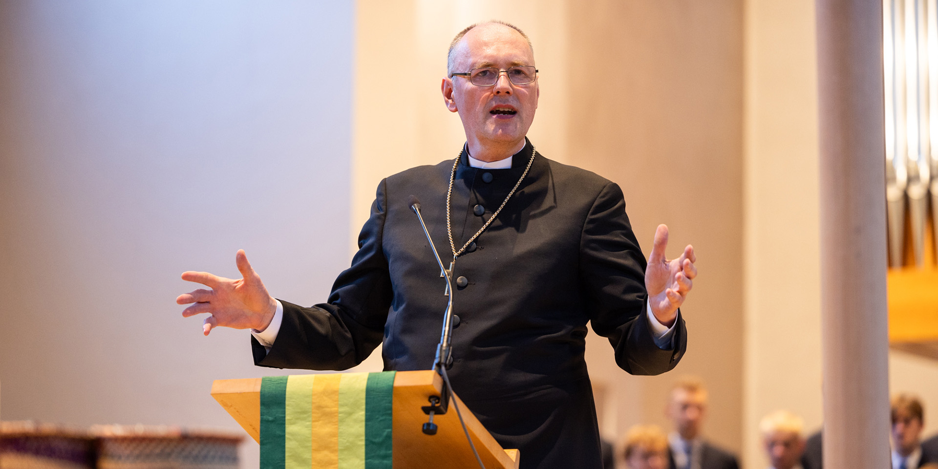 Eine%20ganze%20Welt%20in%20unserer%20Kirche