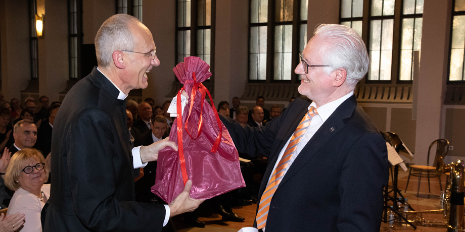 Kirche%20und%20Diakonie%20geh%C3%B6ren%20untrennbar%20zusammen