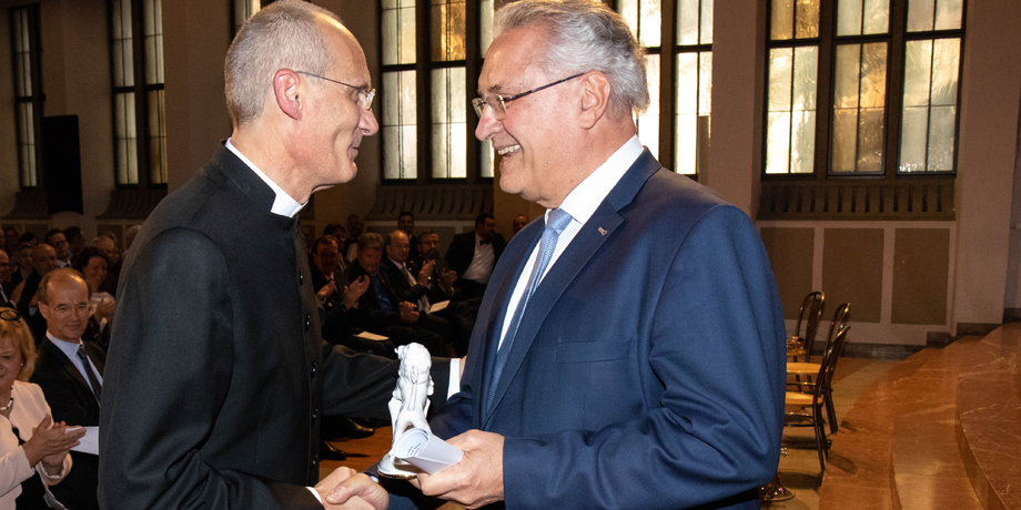 Dank%20f%C3%BCr%20die%20gute%20Zusammenarbeit%20von%20Kirche%20und%20Freistaat