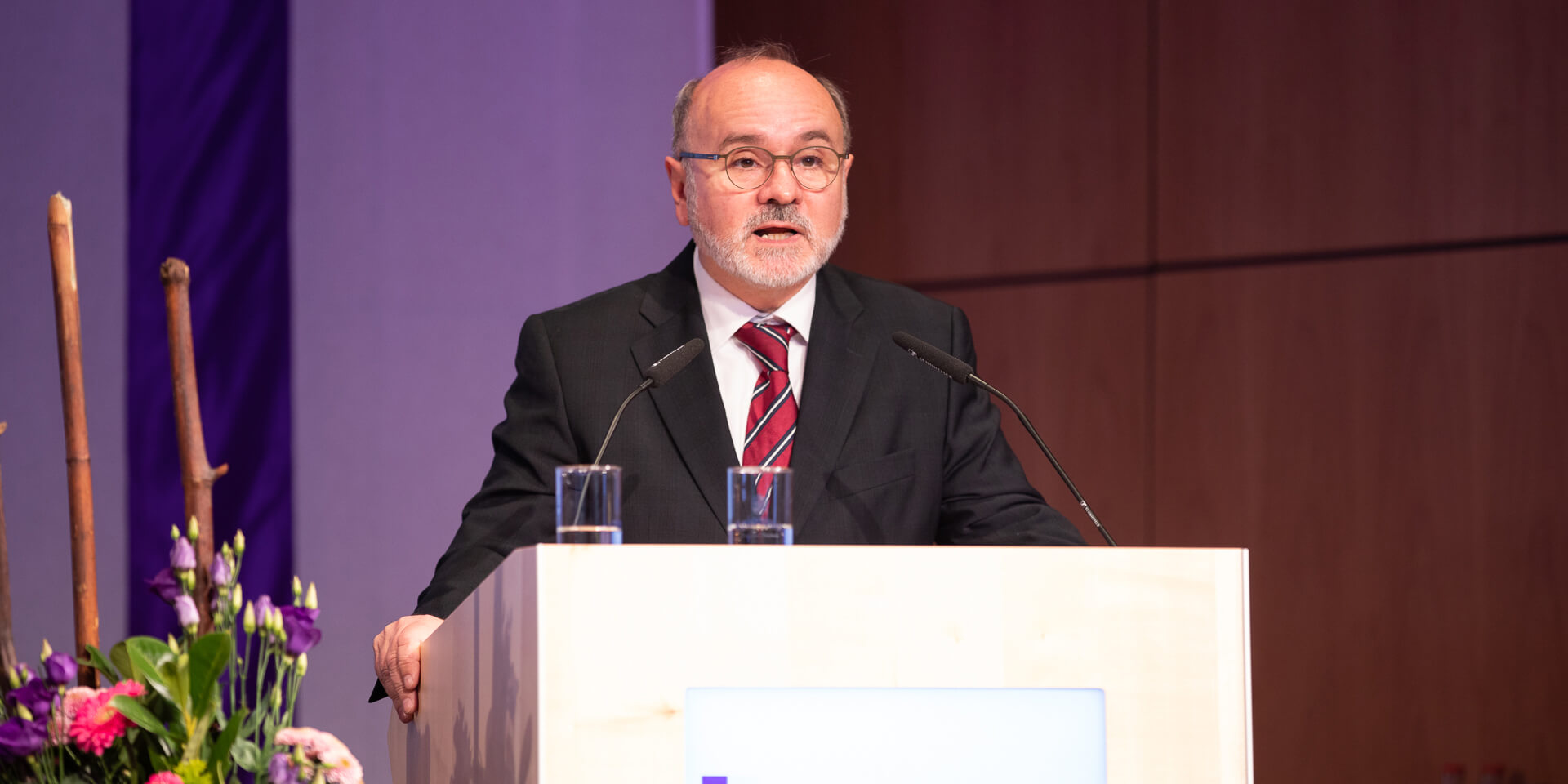 Eckpunkte%20f%C3%BCr%20ver%C3%A4nderte%20Leitungsstrukturen