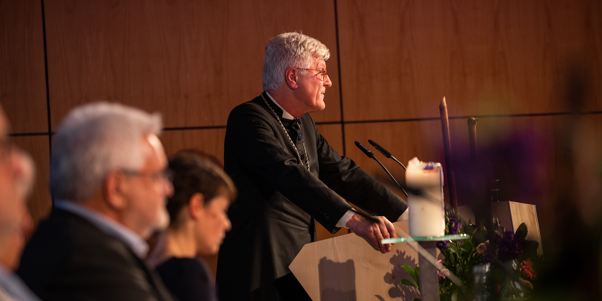 Kein%20Missbrauch%20religi%C3%B6ser%20Autorit%C3%A4t%20zur%20Rechtfertigung%20von%20Angriffen