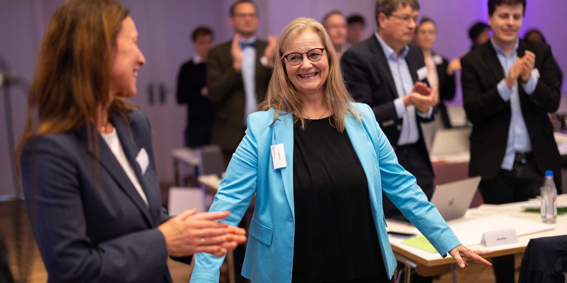 Neue%20Pr%C3%A4sidentin%20gew%C3%A4hlt%3A%20%22Ich%20bin%20%C3%BCberw%C3%A4ltigt