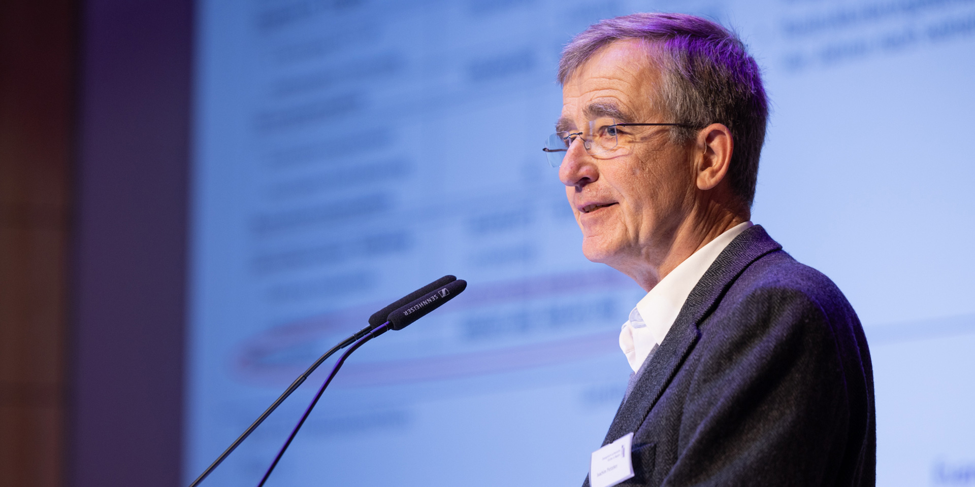 Schutzschirm%20f%C3%BCr%20Einrichtungen%20in%20Krisensituationen