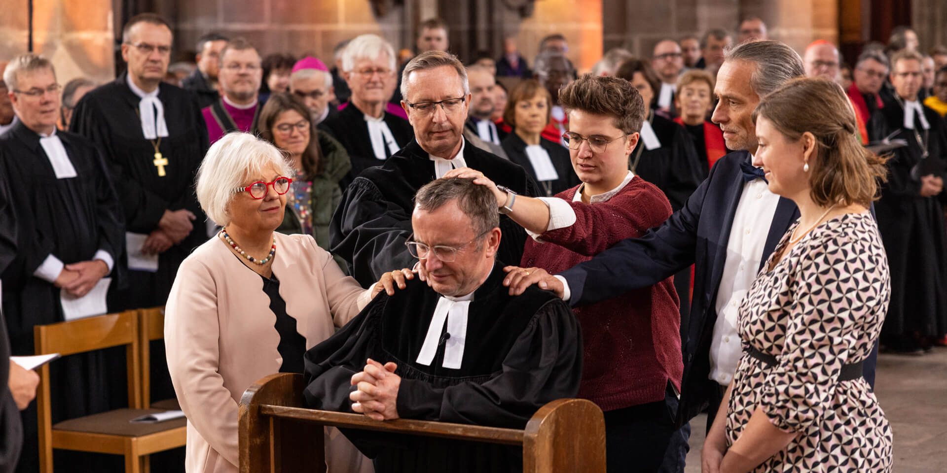 Christian%20Kopp%20wird%20Segen%20zugesprochen