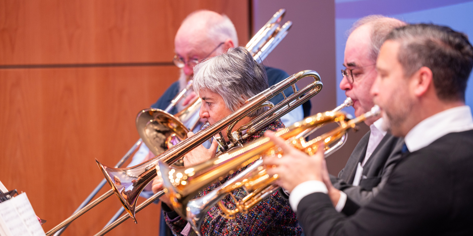 Bildrechte: elkb/mck Mit%20Segenskraft%20in%20den%20letzten%20Sitzungstag