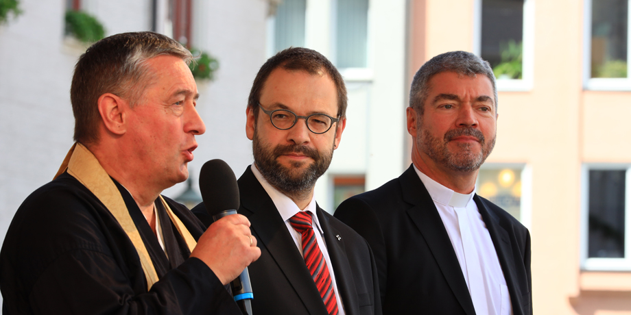 Friedensgr%C3%BC%C3%9Fe