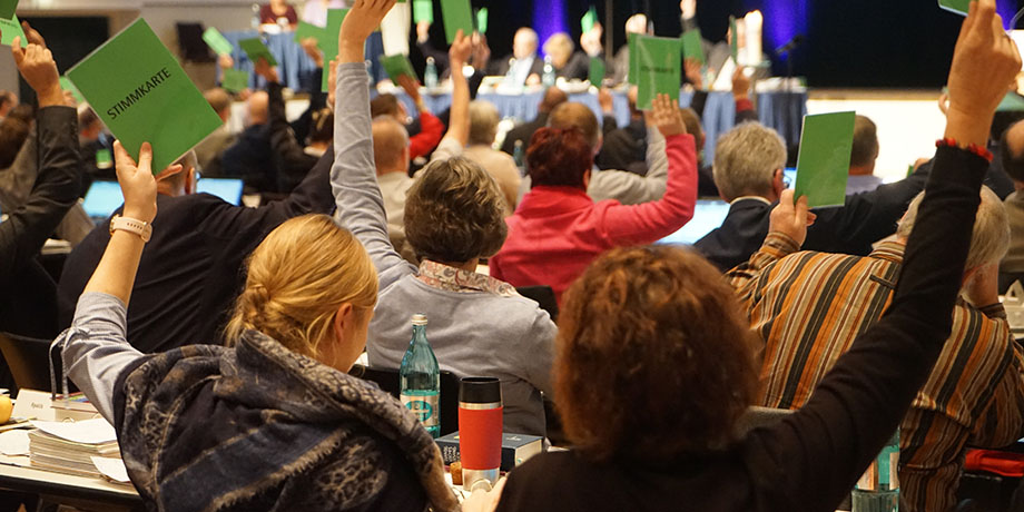 Haushaltsgesetz%20und%20weitere%20Kirchengesetze%20verabschiedet