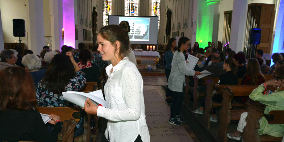 Bildrechte: LUV Jugend%20gestaltet%20Kirche