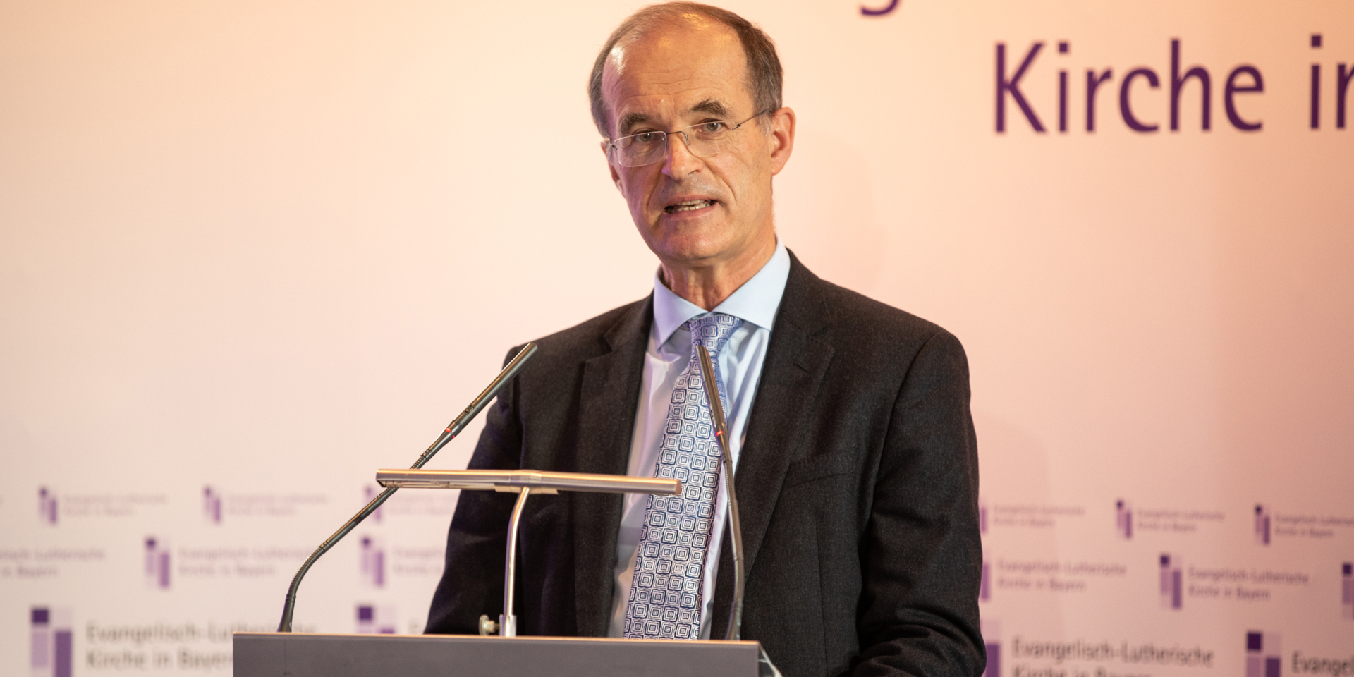 Die%20Mauer%20des%20Schweigens%20durchbrechen