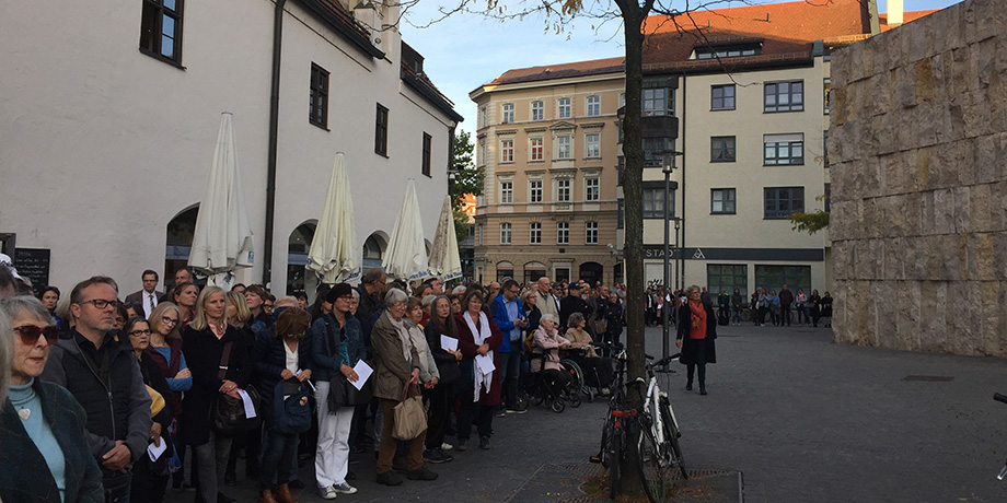 Bildrechte: elkb Kundgebeung%20und%20Lieder